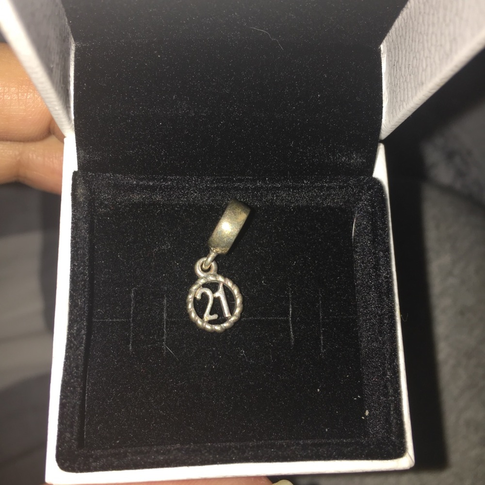 Pandora charm #21